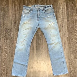 Men’s distressed denim